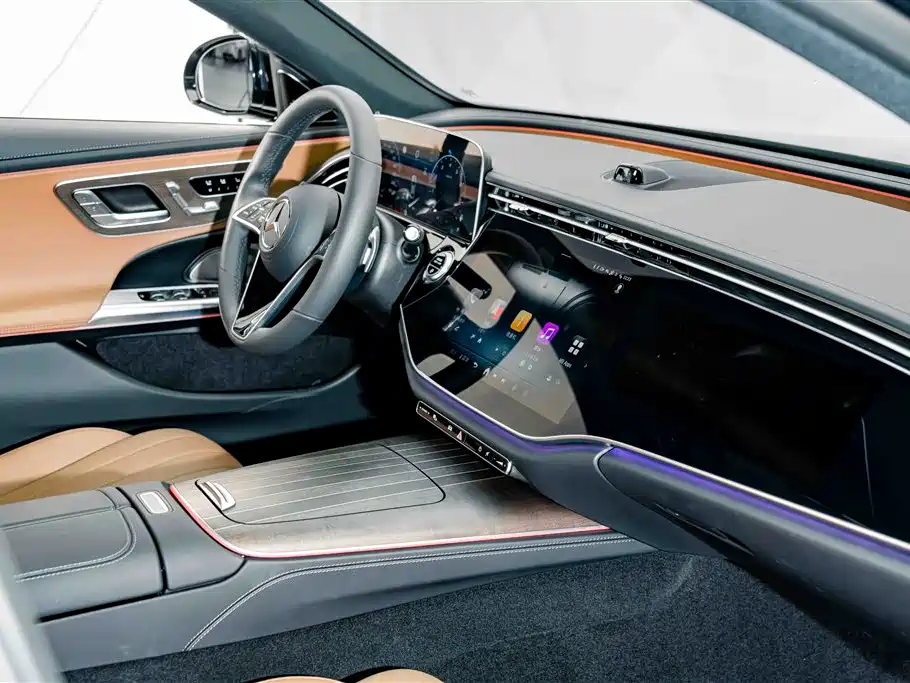 Mercedes-Benz E-Class — фото 18