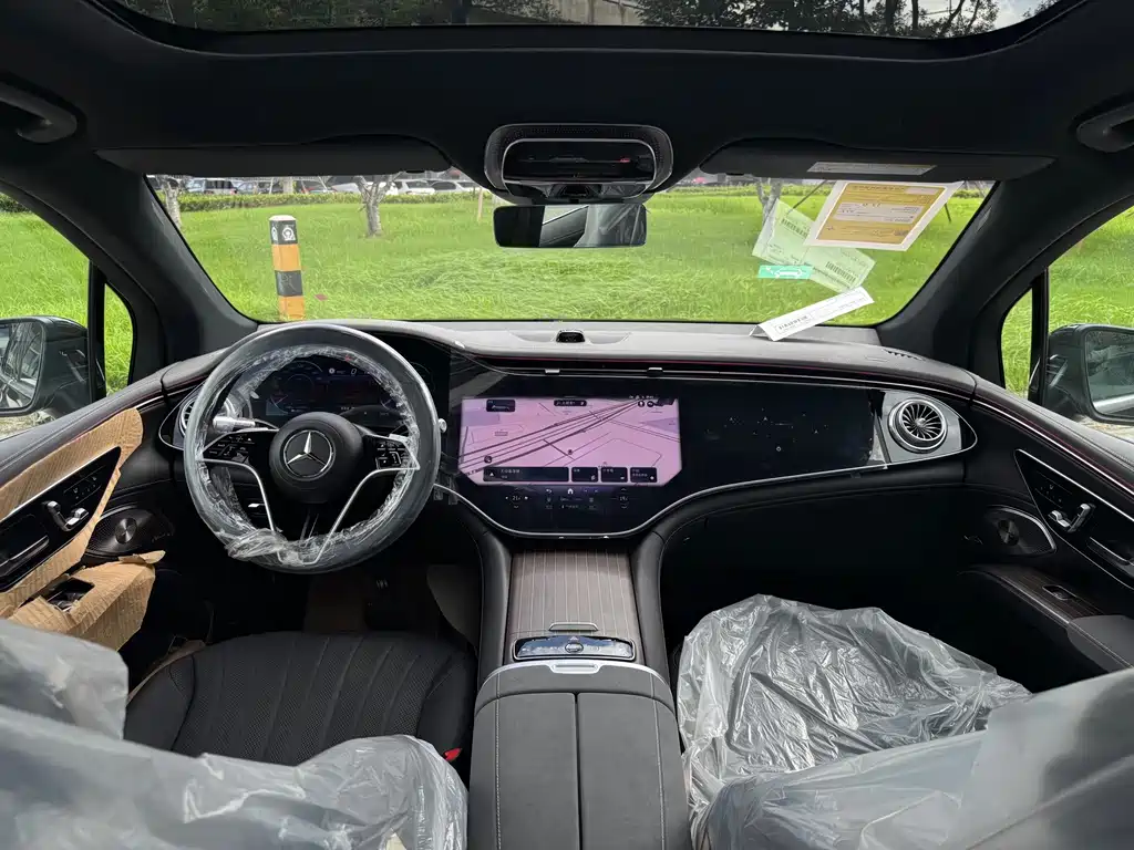 Mercedes-Benz EQS SUV — фото 18