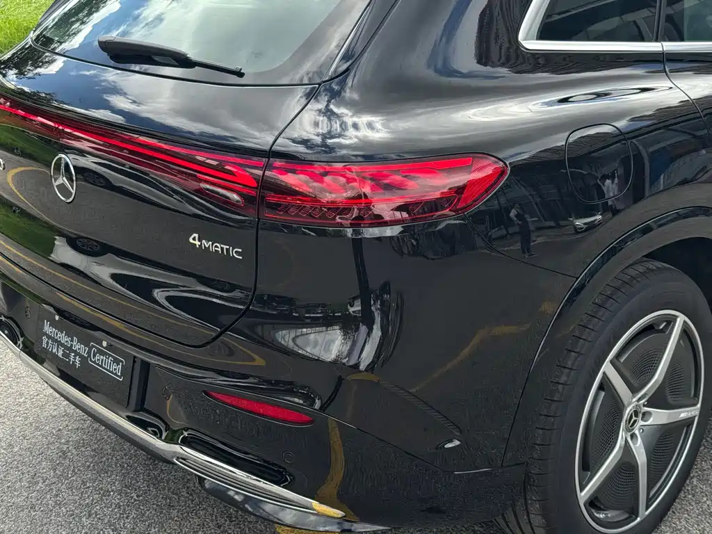 Mercedes-Benz EQS SUV — фото 24