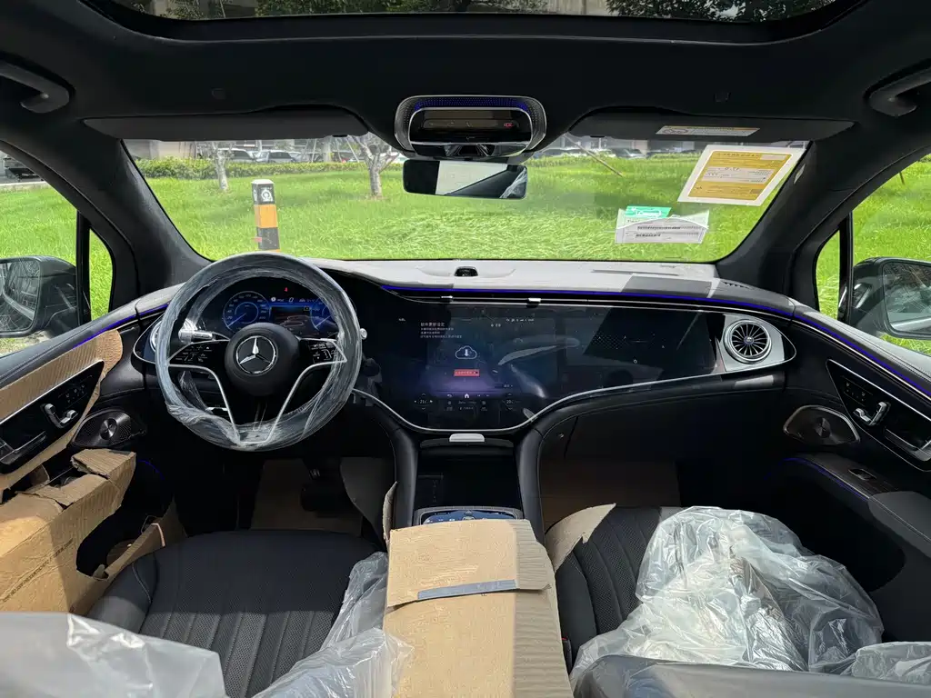 Mercedes-Benz EQS SUV — фото 17