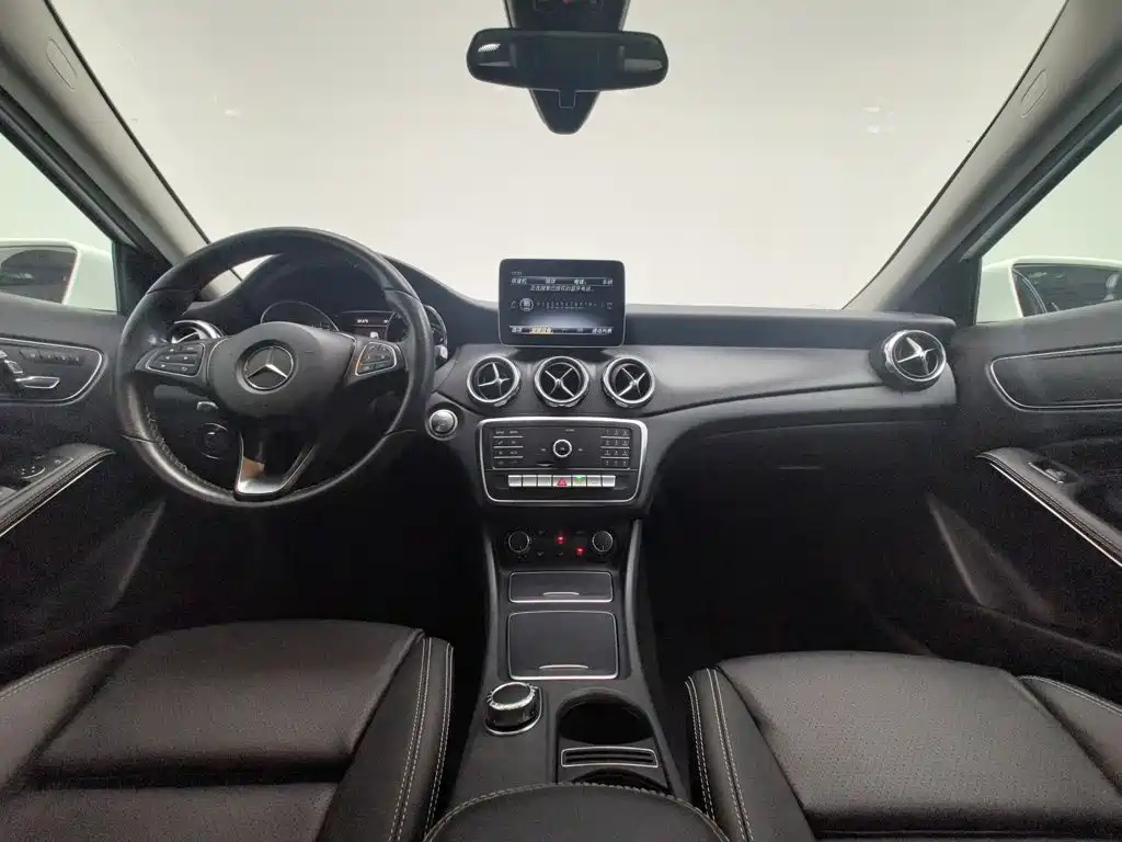 Mercedes-Benz GLA — фото 5
