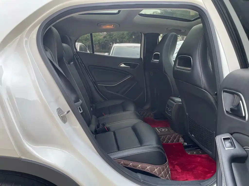 Mercedes-Benz GLA — фото 10