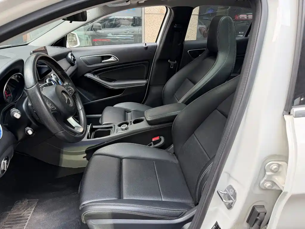 Mercedes-Benz GLA — фото 8