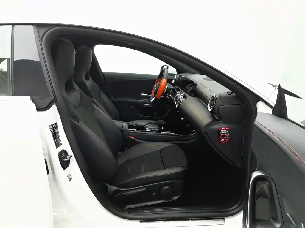 Mercedes-Benz CLA (Import) — фото 23