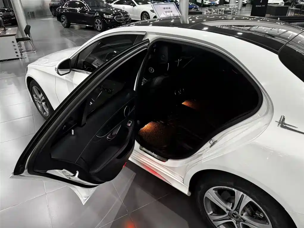 Mercedes-Benz C-Class — фото 15