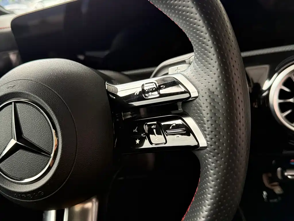 Mercedes-Benz A-Class — фото 14