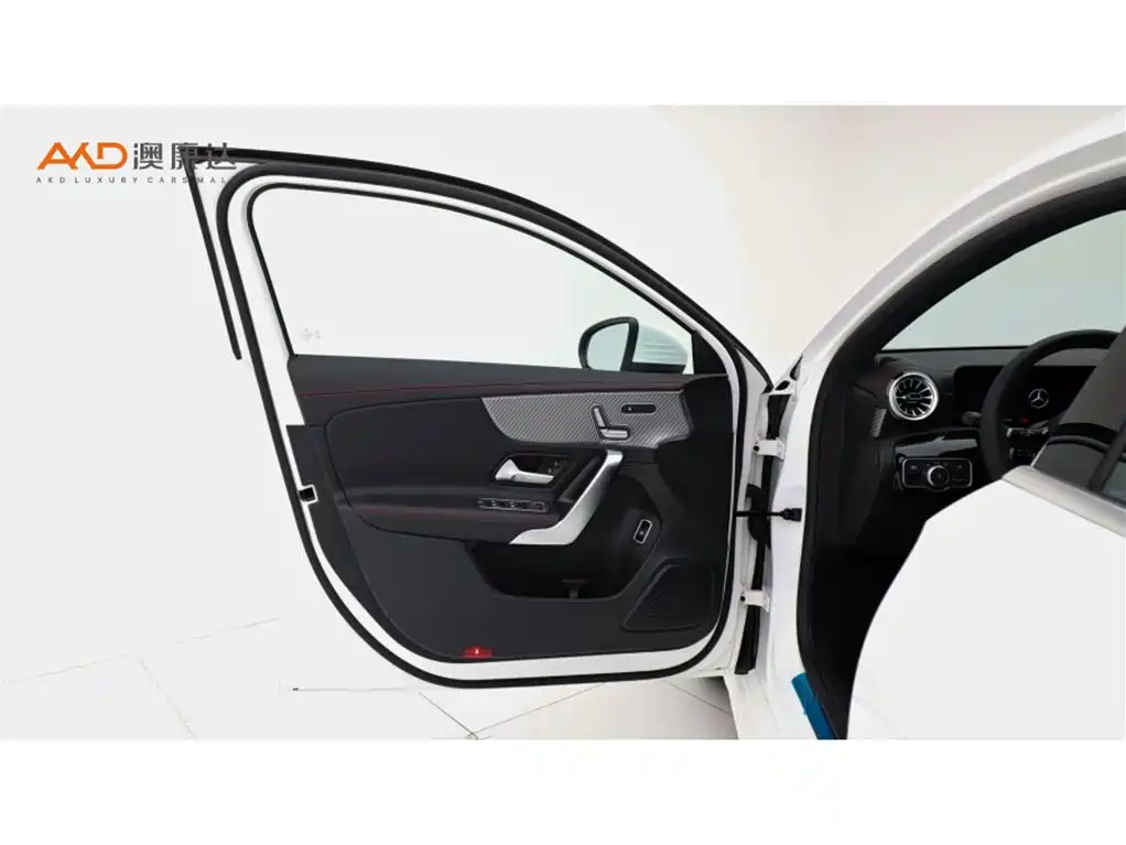 Mercedes-Benz A-Class — фото 10
