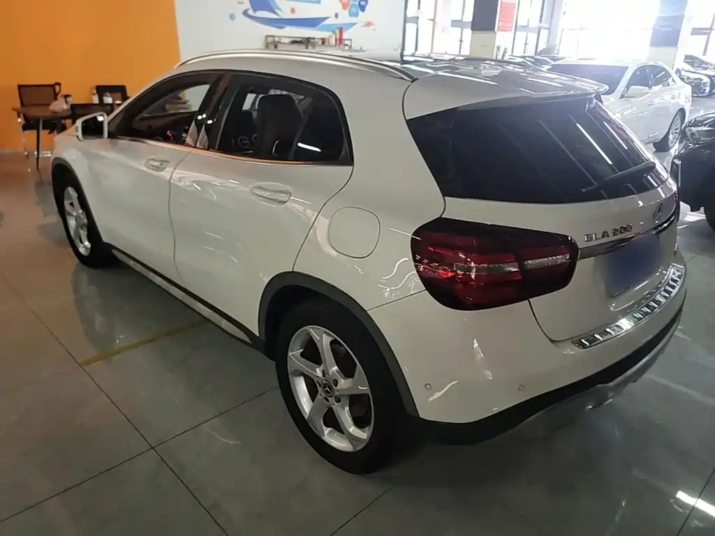 Mercedes-Benz GLA — фото 5