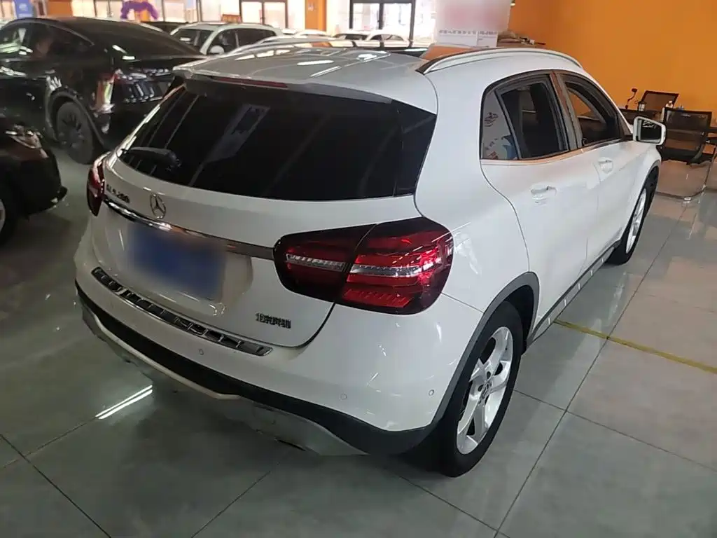 Mercedes-Benz GLA — фото 7