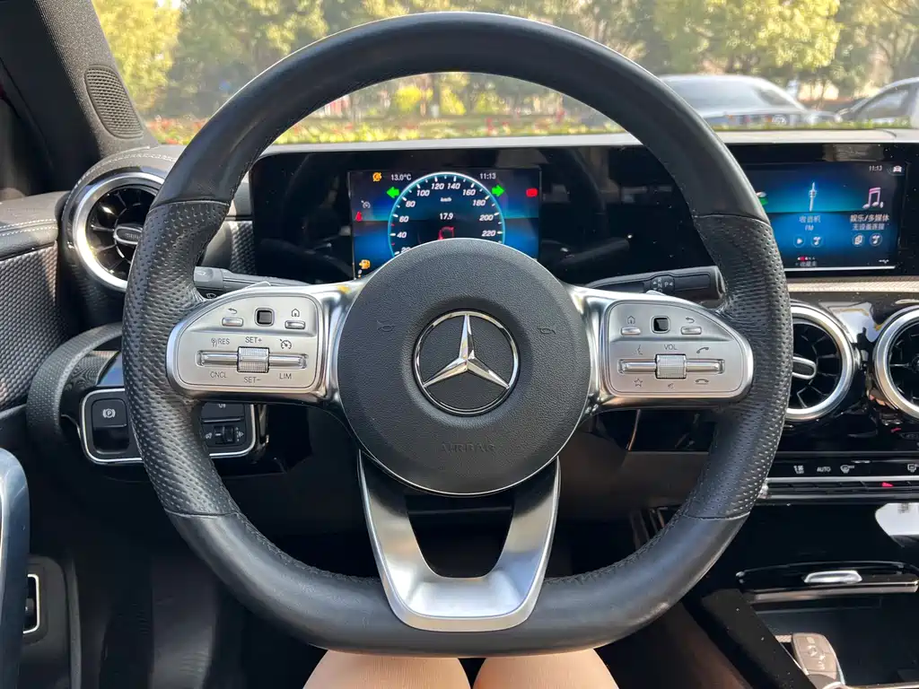 Mercedes-Benz A-Class — фото 13