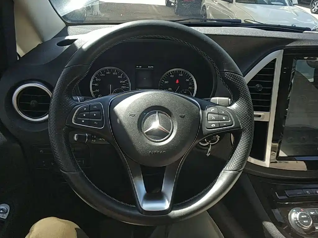 Mercedes-Benz Vito — фото 11