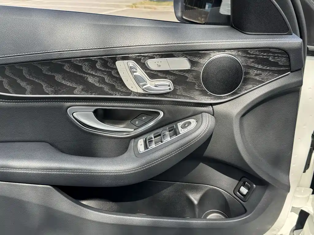 Mercedes-Benz C-Class — фото 19