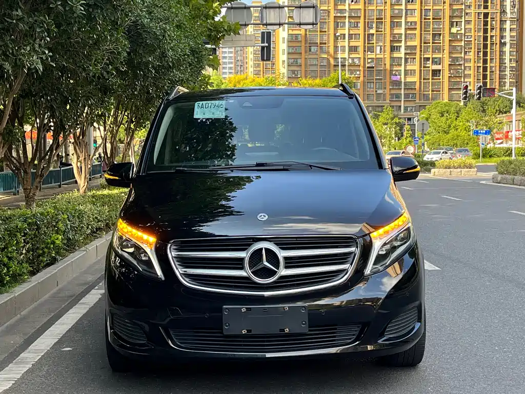 Mercedes-Benz V-Class — фото 2
