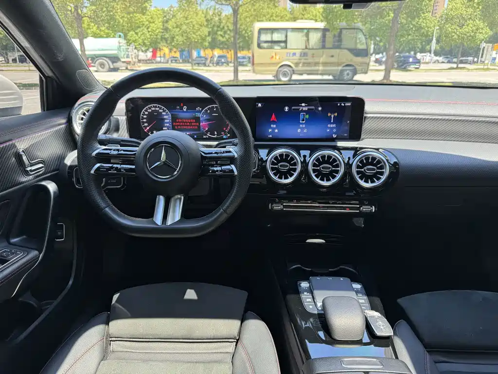 Mercedes-Benz A-Class — фото 10