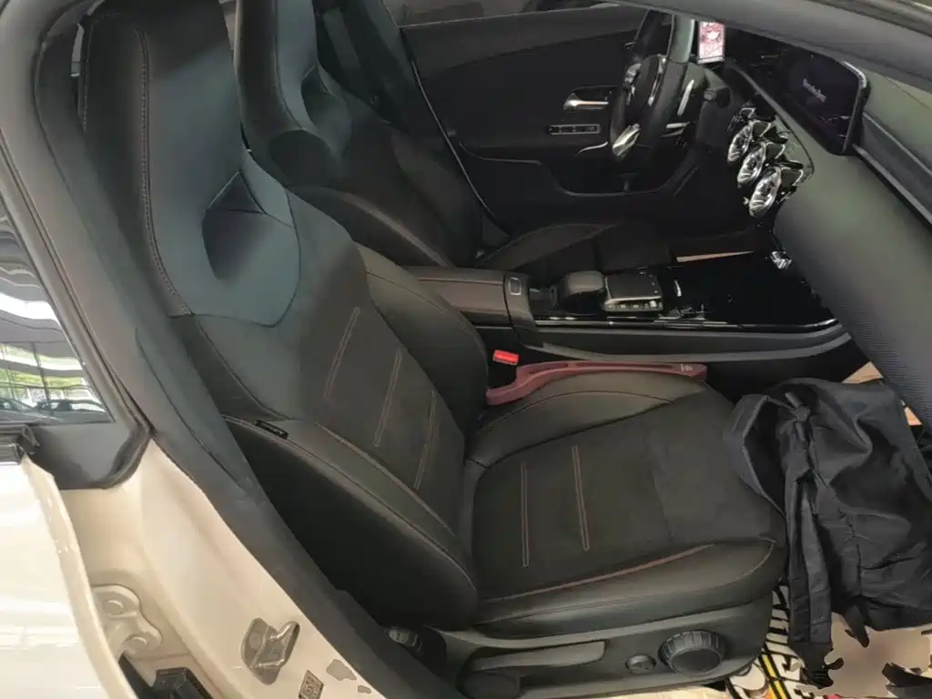 Mercedes-Benz CLA (Import) — фото 25