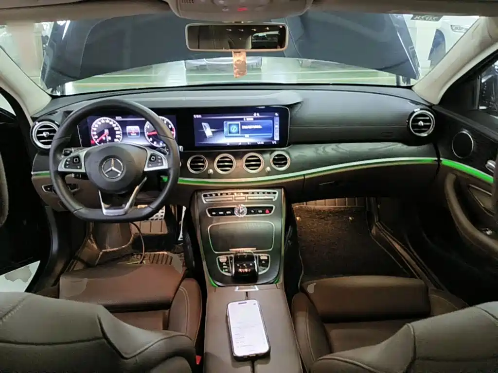 Mercedes-Benz E-Class — фото 10
