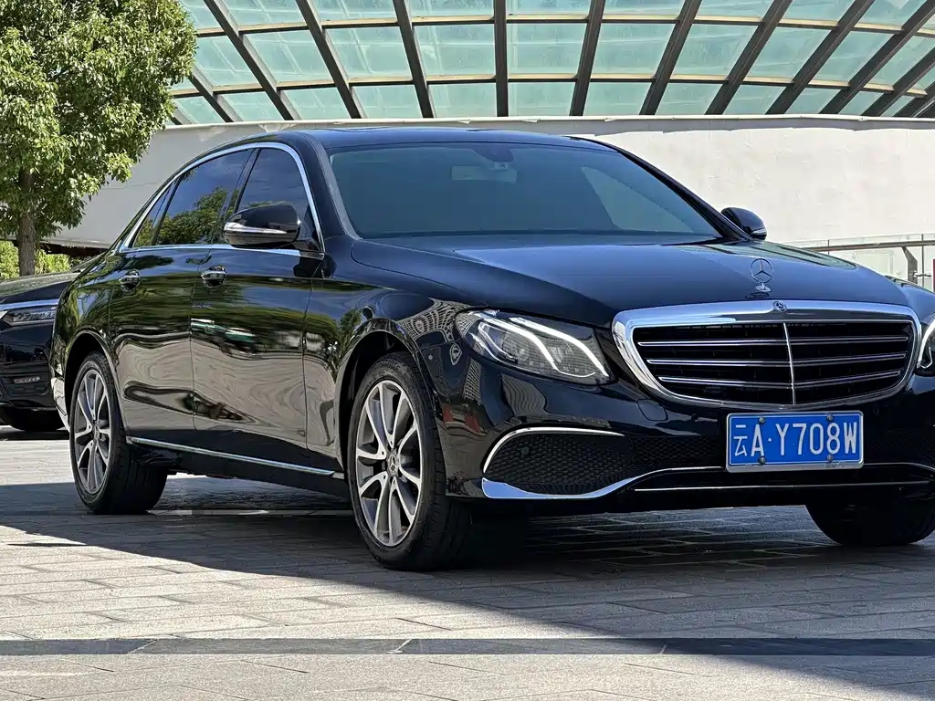 Mercedes-Benz E-Class — фото 3