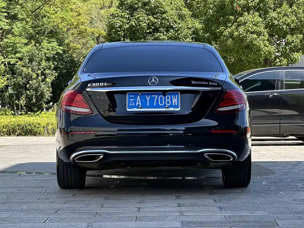 Mercedes-Benz E-Class — фото 10
