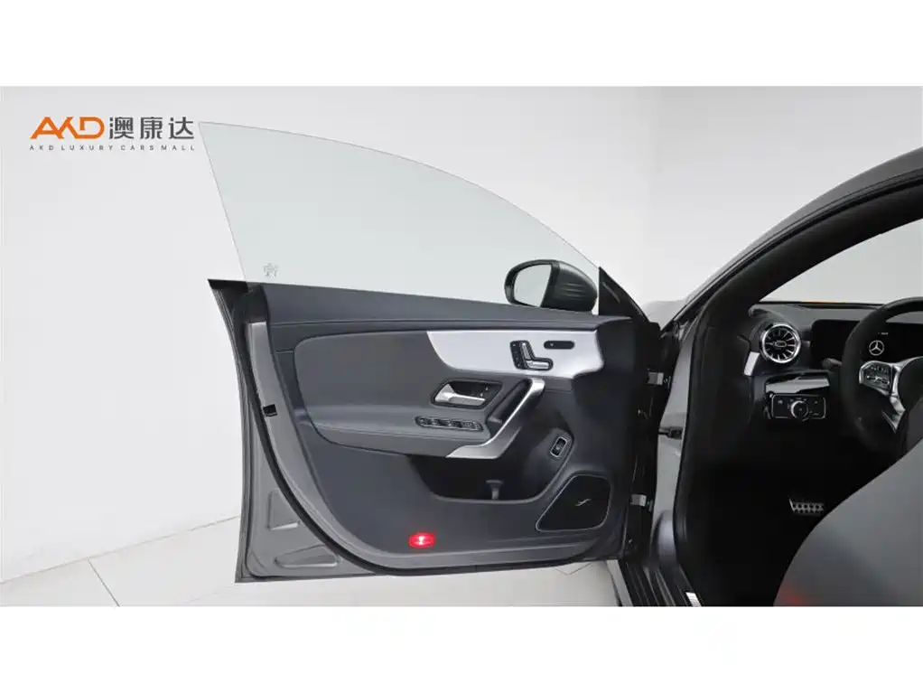 Mercedes-Benz CLA AMG — фото 10
