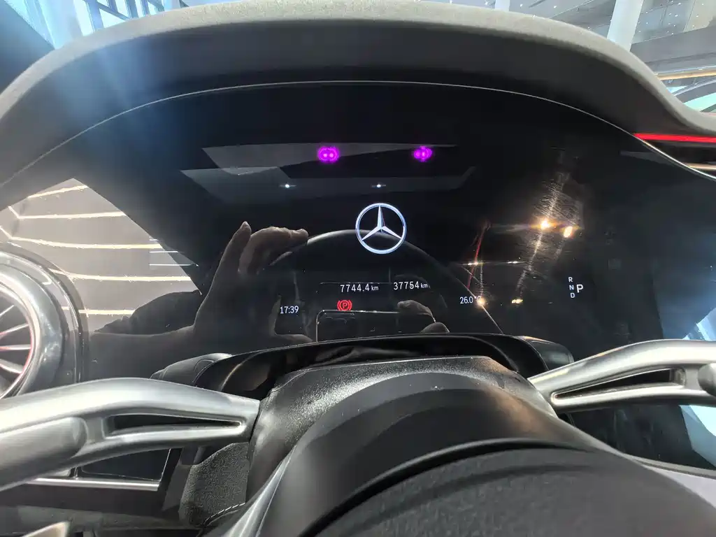 Mercedes-Benz EQS AMG — фото 3
