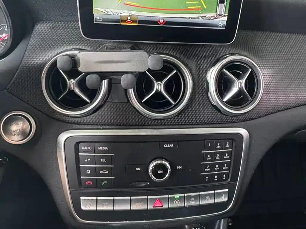 Mercedes-Benz GLA — фото 6