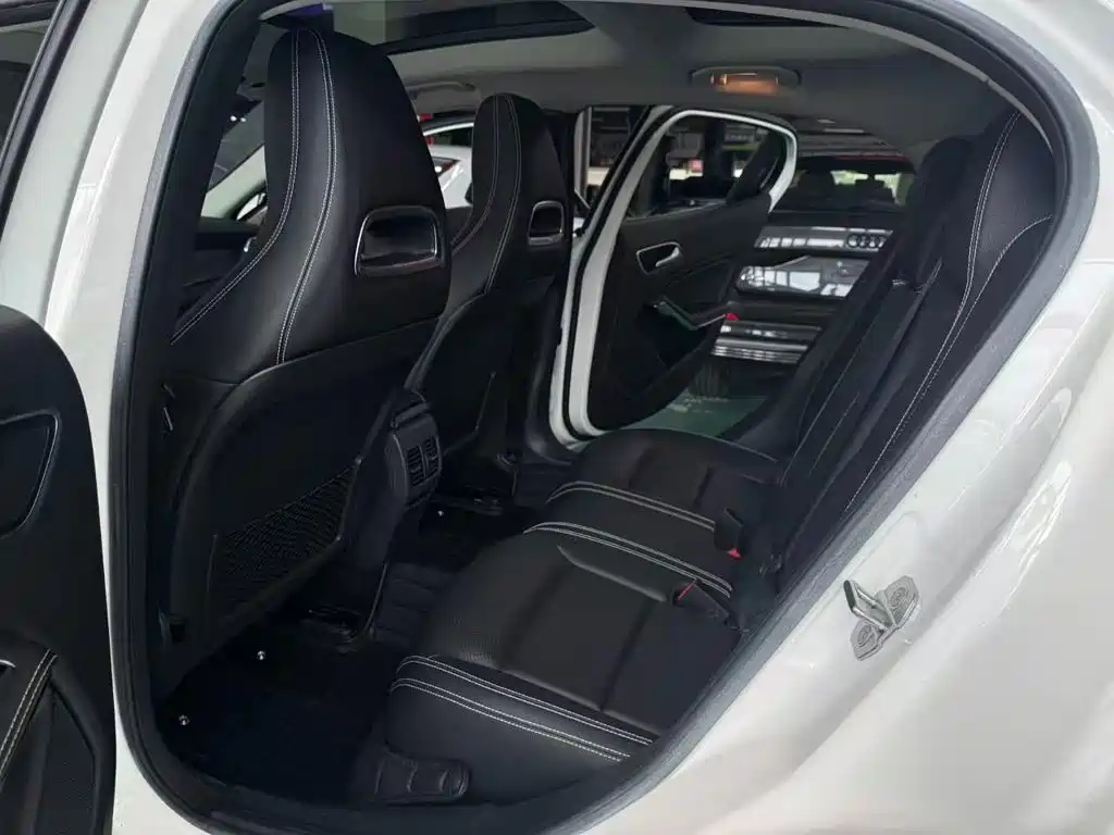 Mercedes-Benz GLA — фото 8