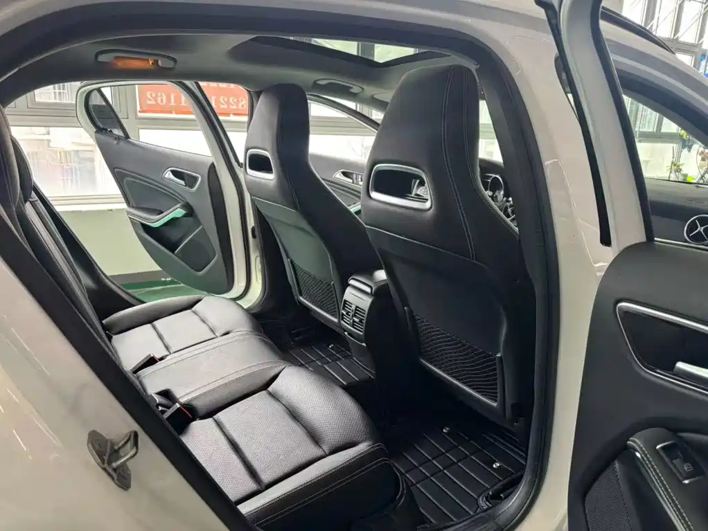 Mercedes-Benz GLA — фото 10