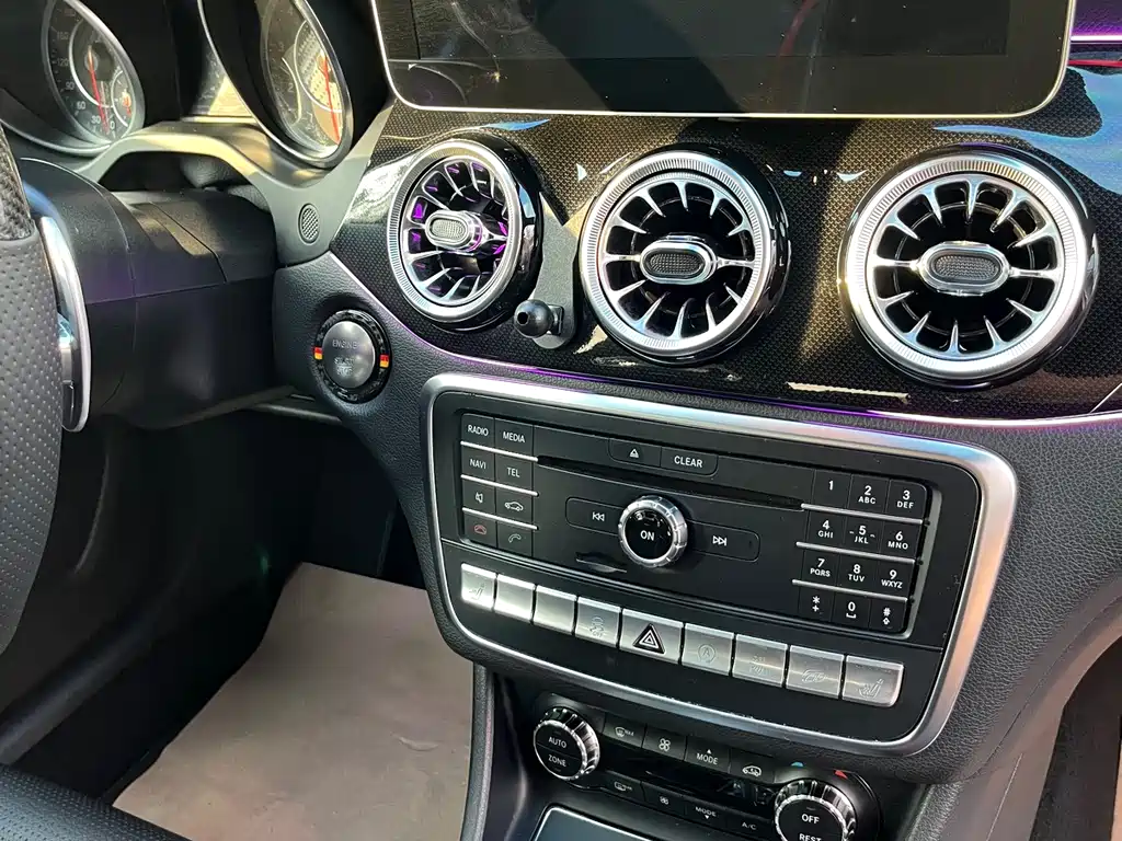 Mercedes-Benz GLA AMG — фото 15