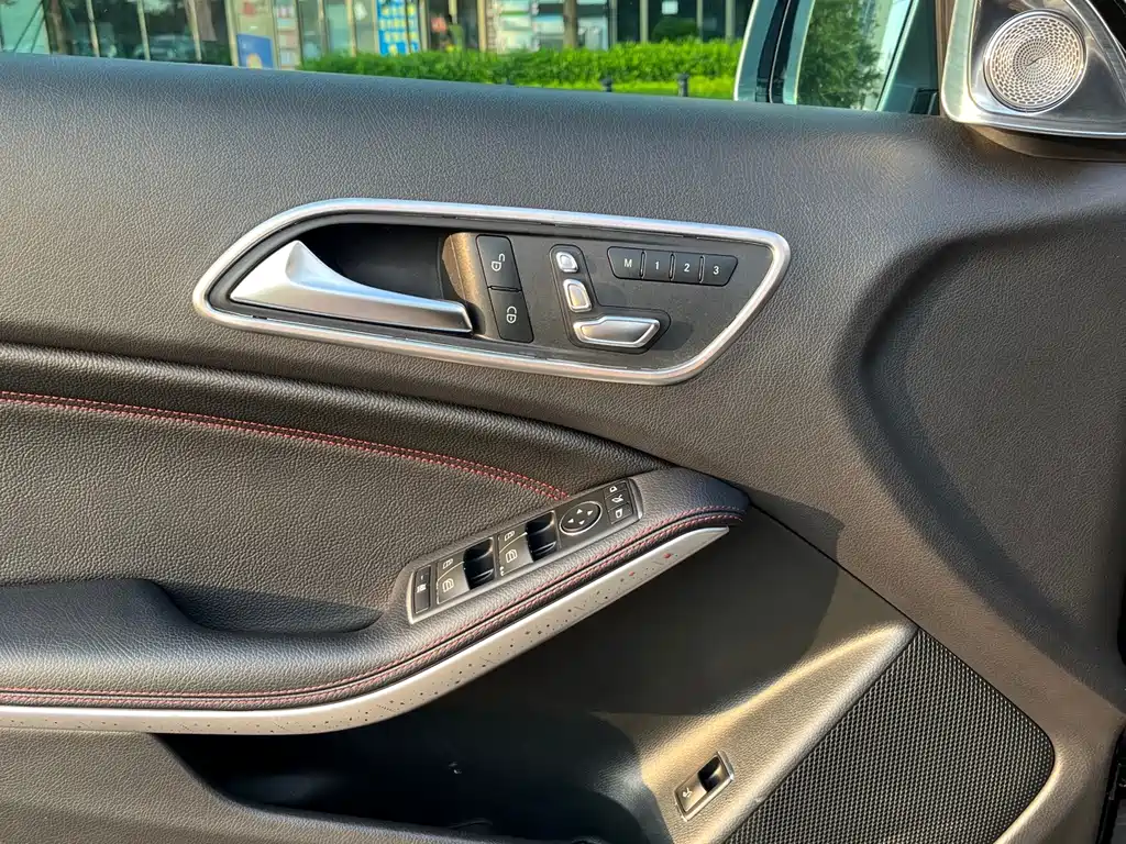 Mercedes-Benz GLA AMG — фото 10
