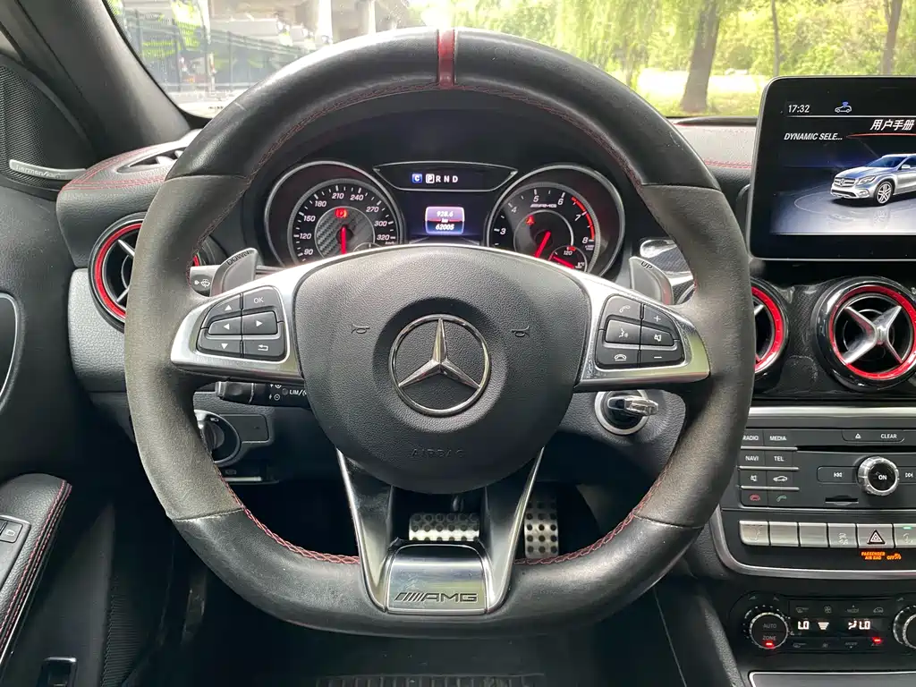 Mercedes-Benz GLA AMG — фото 16