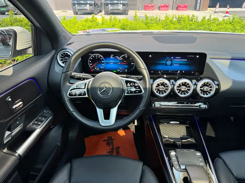 Mercedes-Benz EQA — фото 14