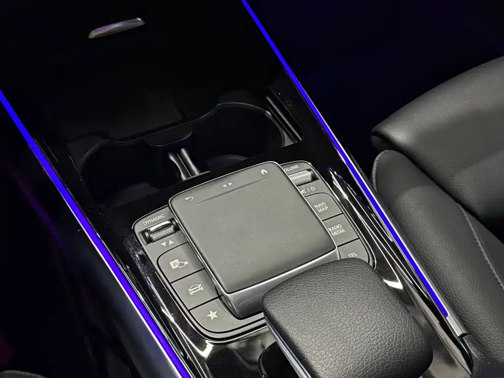 Mercedes-Benz EQA — фото 21