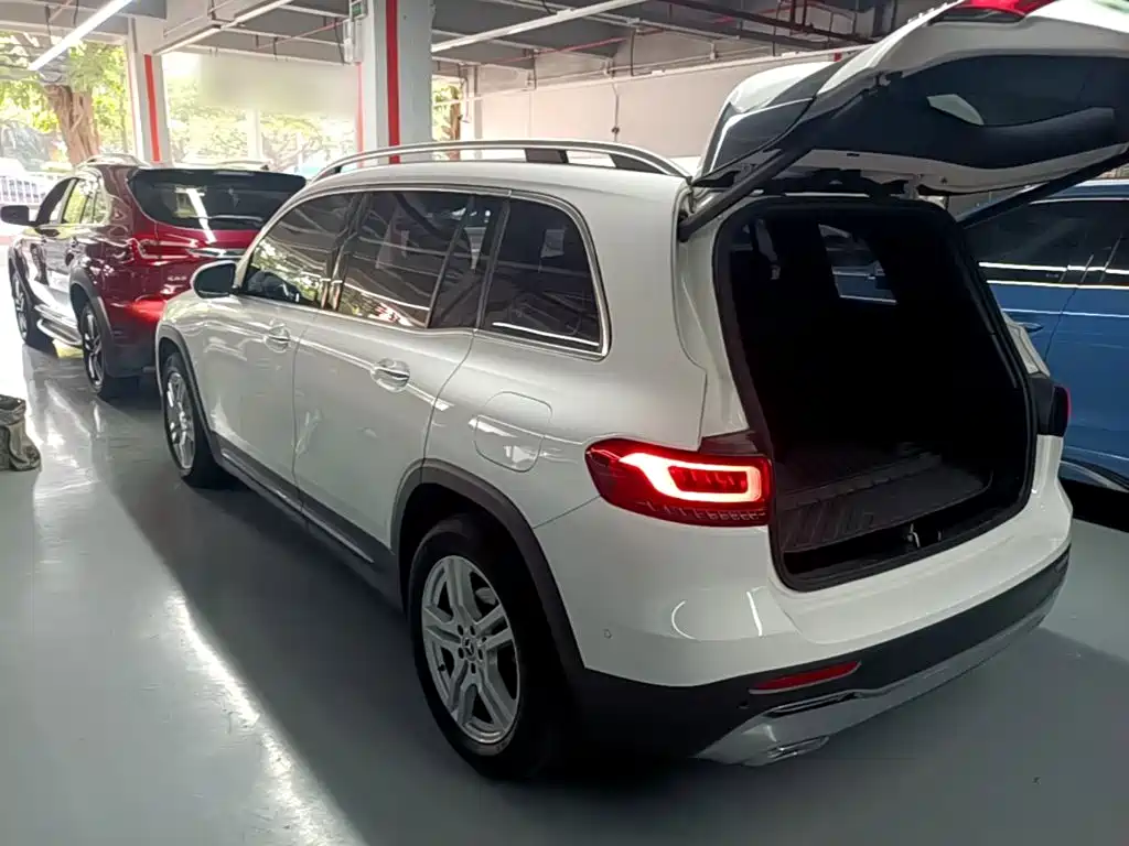 Mercedes-Benz GLB — фото 5