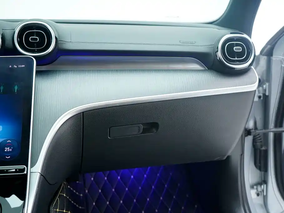 Mercedes-Benz C-Class — фото 18