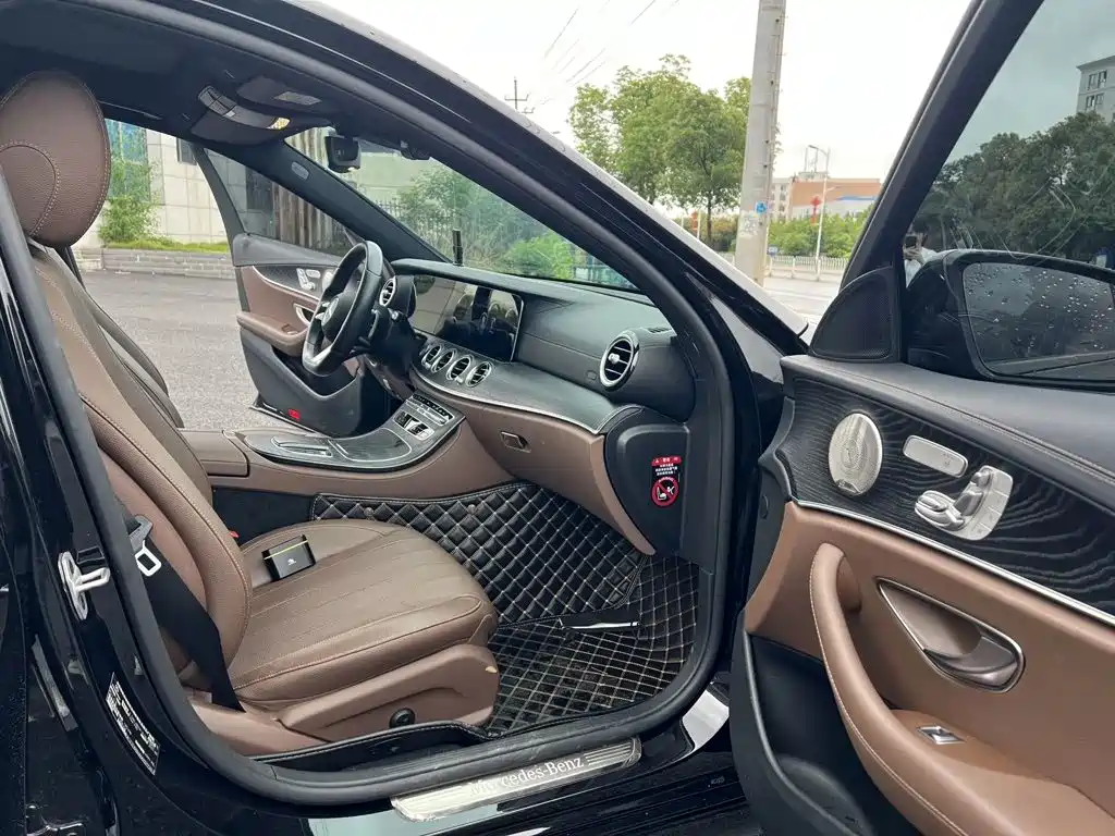 Mercedes-Benz E-Class (Import) — фото 6