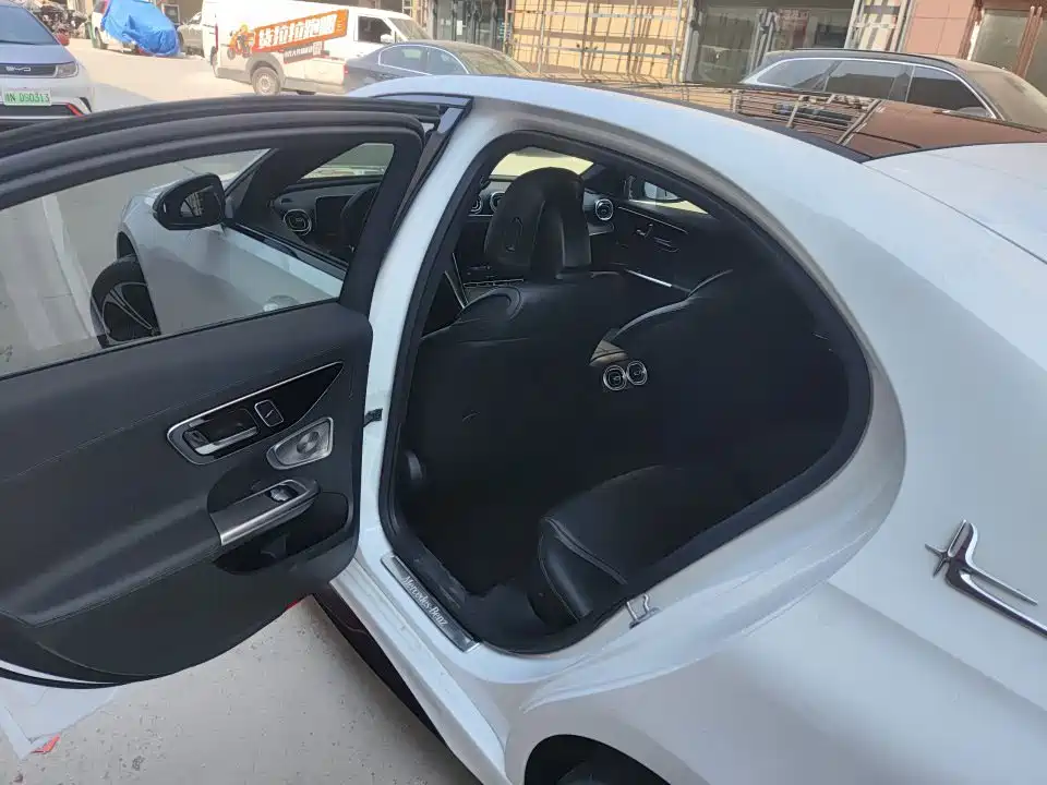 Mercedes-Benz C-Class — фото 6