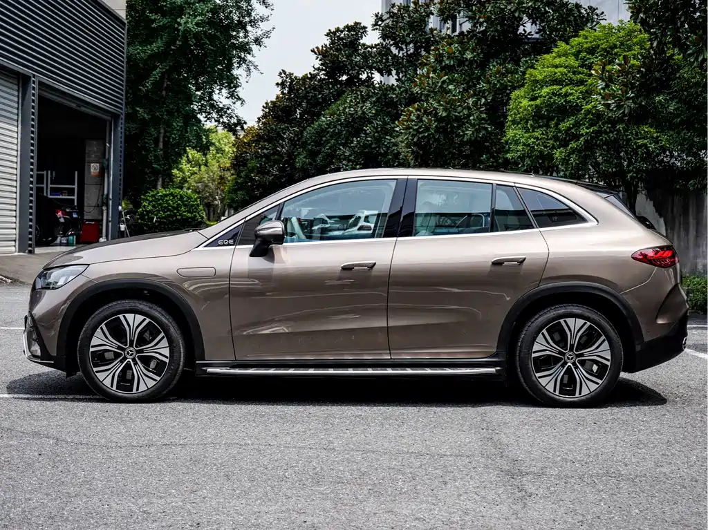 Mercedes-Benz EQE SUV — фото 3