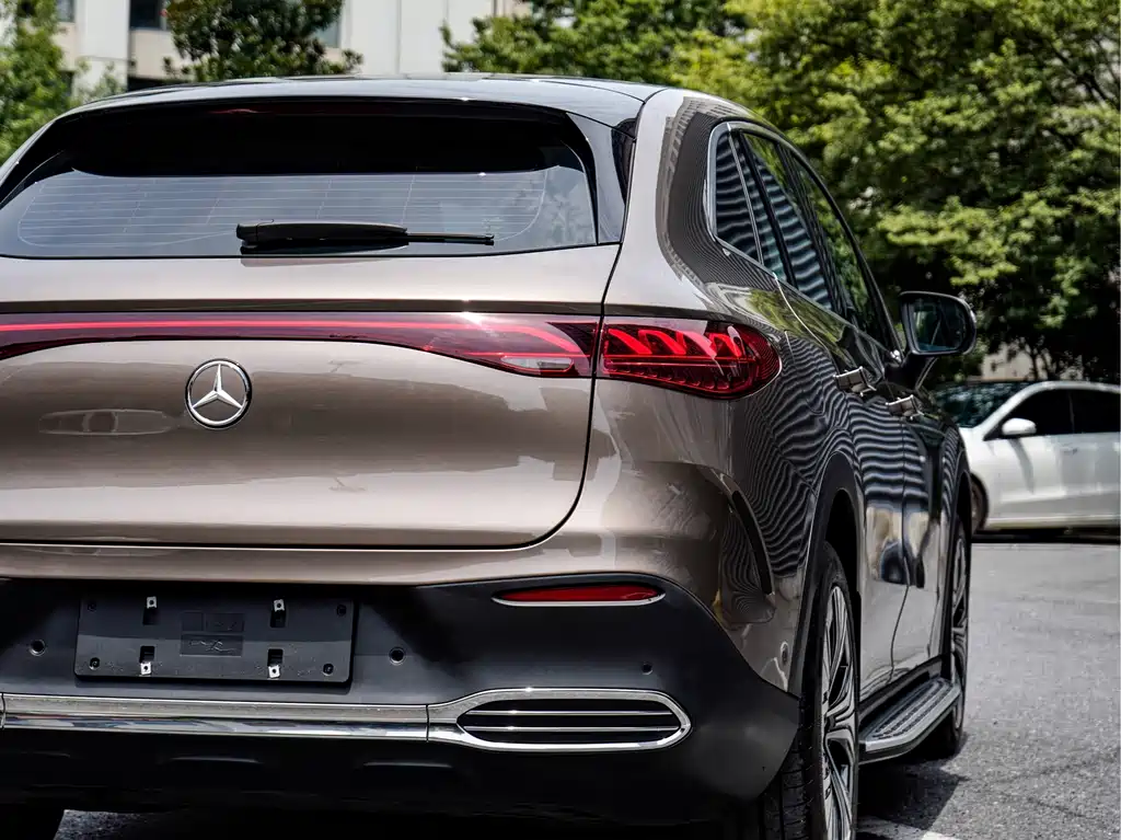 Mercedes-Benz EQE SUV — фото 5