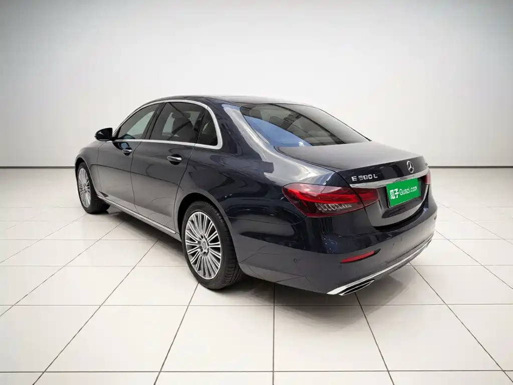 Mercedes-Benz E-Class — фото 4