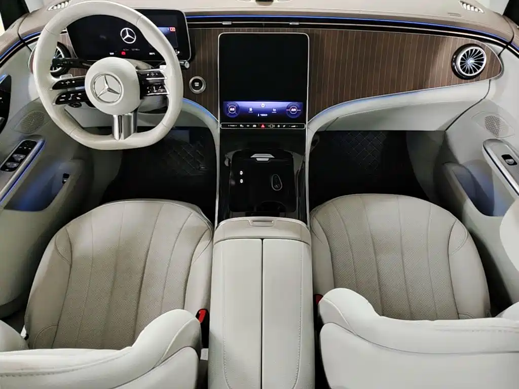 Mercedes-Benz EQE SUV — фото 14