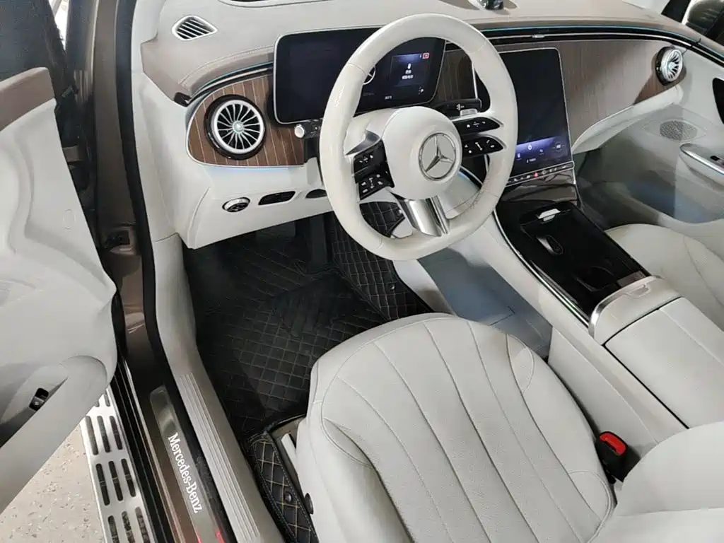 Mercedes-Benz EQE SUV — фото 21