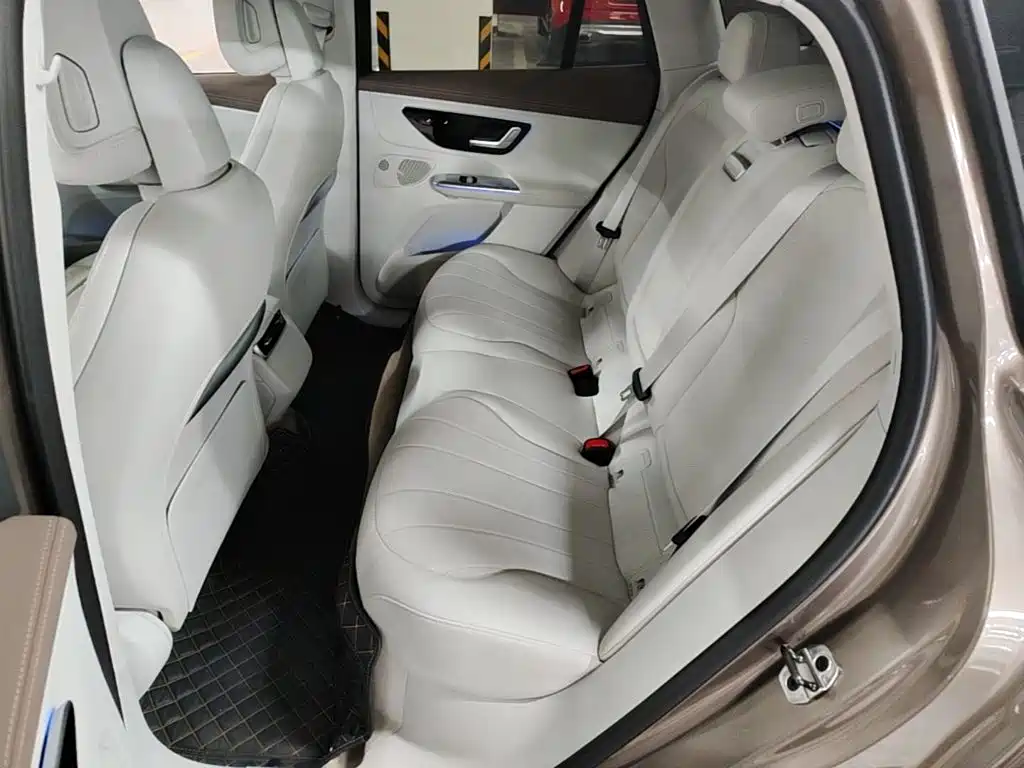 Mercedes-Benz EQE SUV — фото 22