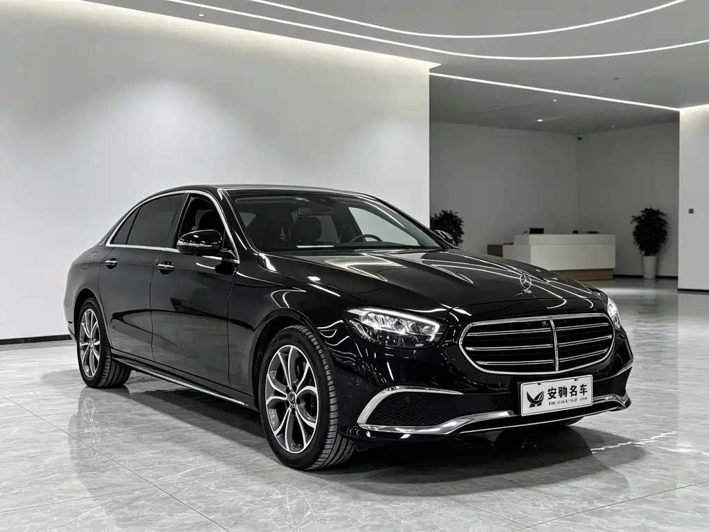 Mercedes-Benz E-Class — фото 3