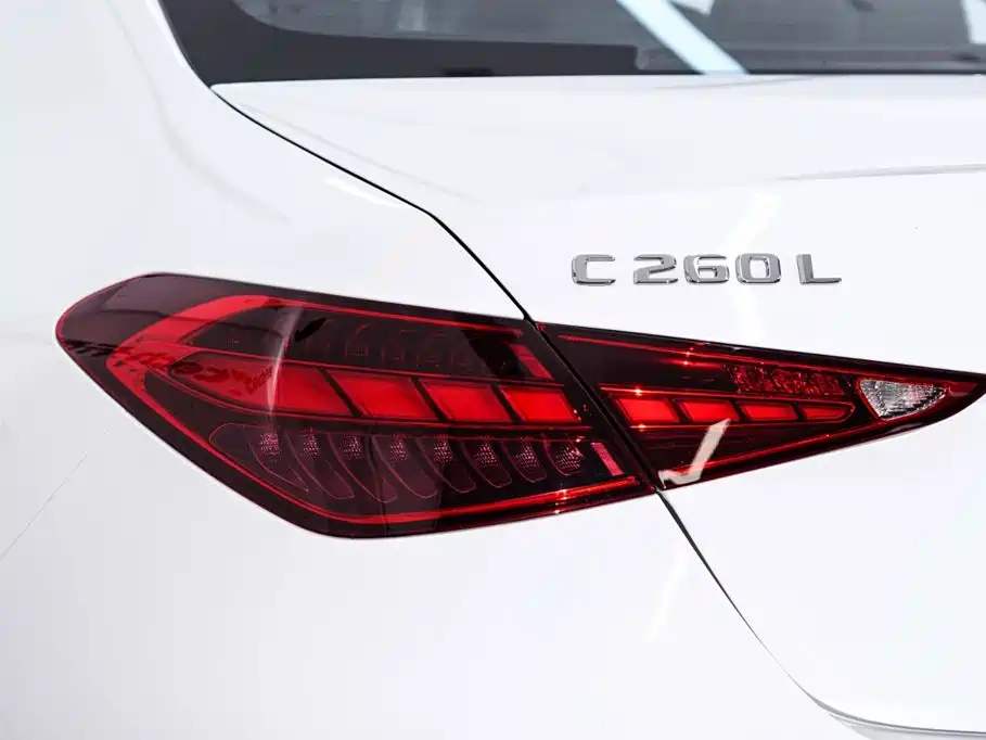 Mercedes-Benz C-Class — фото 11