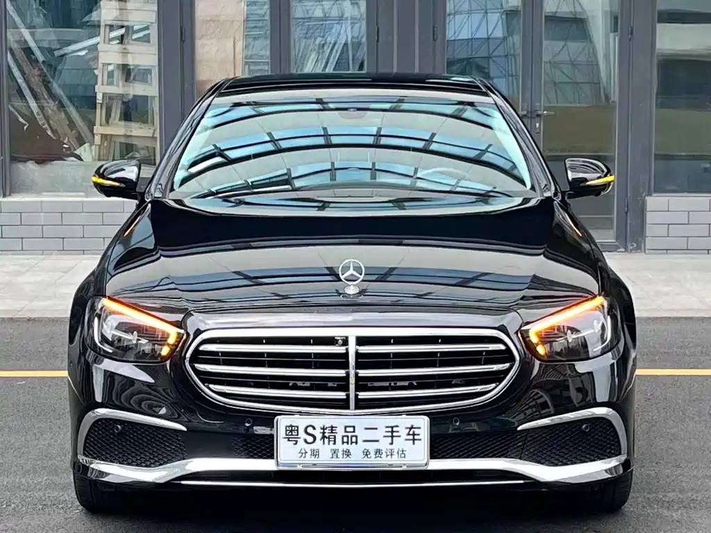 Mercedes-Benz E-Class — фото 2