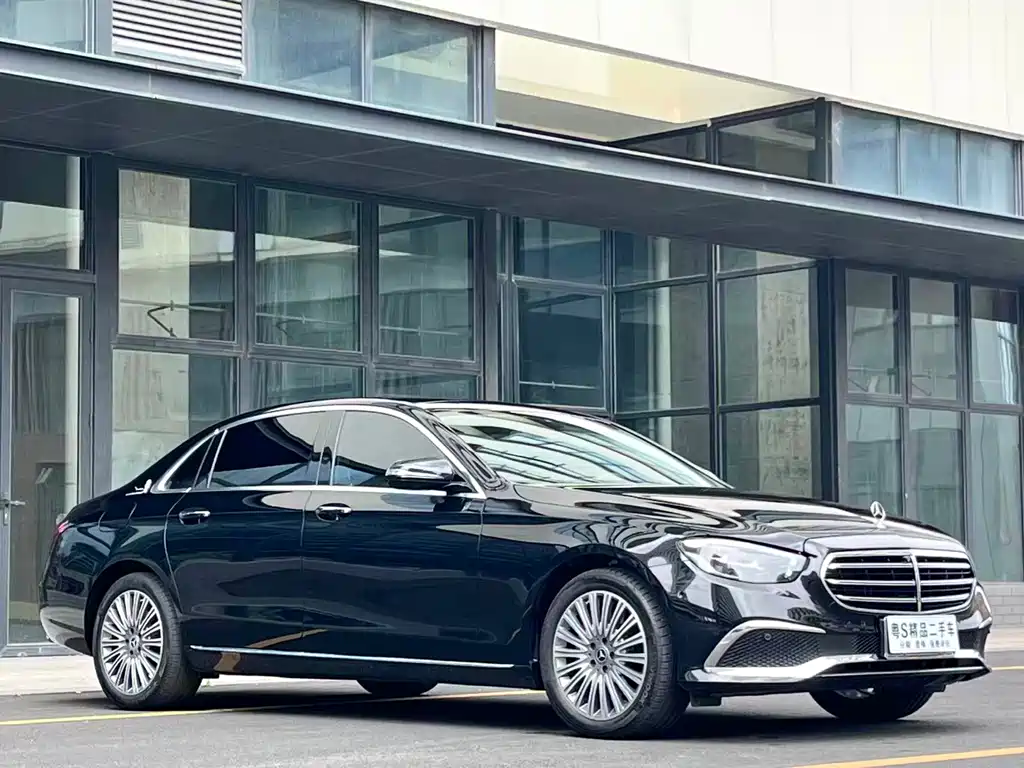 Mercedes-Benz E-Class — фото 3