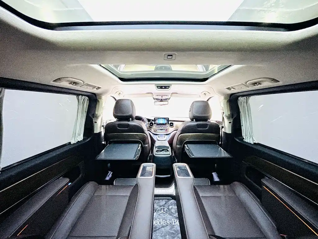 Mercedes-Benz V-Class — фото 14