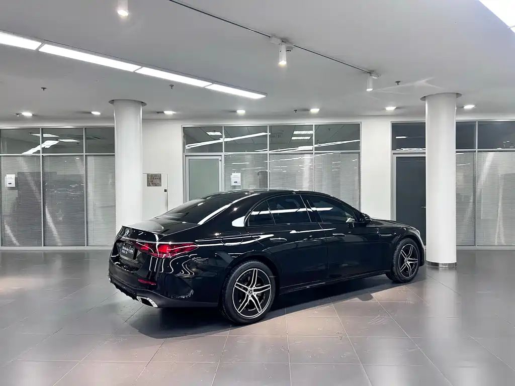 Mercedes-Benz E-Class (Import) — фото 4
