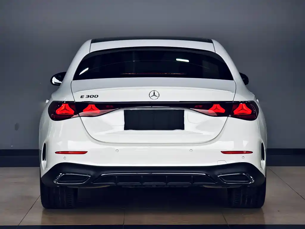 Mercedes-Benz E-Class (Import) — фото 4