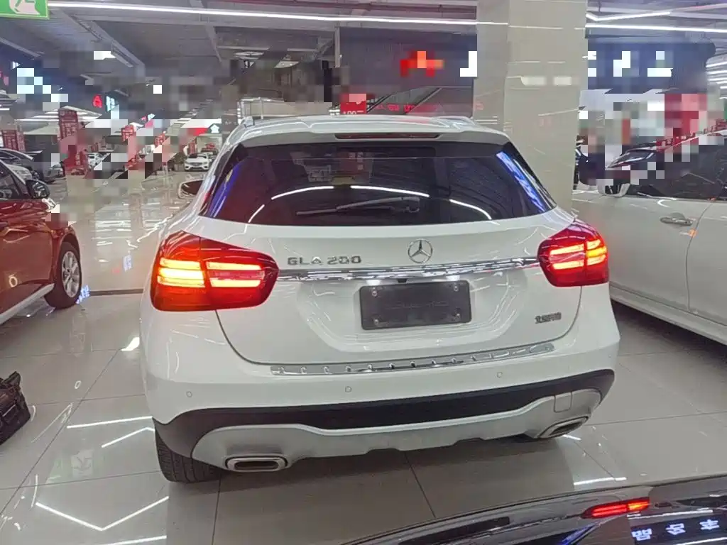 Mercedes-Benz GLA — фото 6
